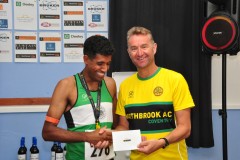 Hermandeep Purewal collects Luke Morgan's overall winner's prize